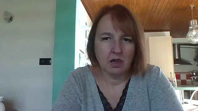 Snapshot of Sandcoq chatting on October 1, 2025, 1:39 pm Sandcoq online show from October 1, 2025, 1:39 pm