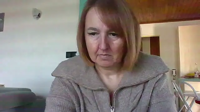 Snapshot of Sandcoq chatting on November 4, 2025, 9:41 am Sandcoq online show from November 4, 2025, 9:41 am