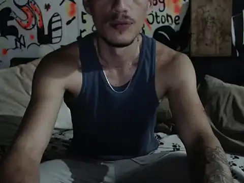 roystonee01 online show from September 28, 2025, 9:58 am