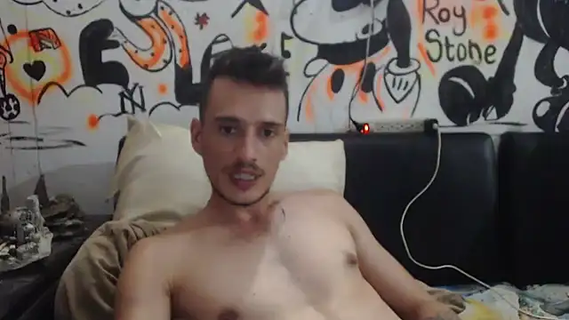 roystonee01 online show from March 3, 2026, 2:39 am