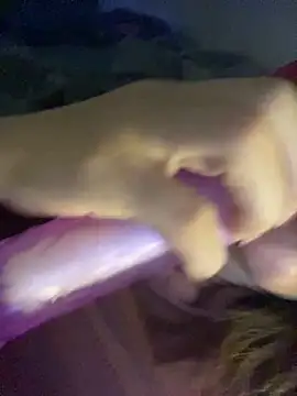 Snapshot of Carolinen chatting on September 13, 2025, 8:52 pm Carolinen online show from September 13, 2025, 8:52 pm