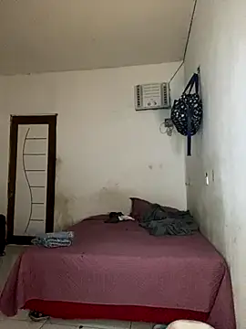 Snapshot of Carolinen chatting on December 17, 2025, 3:51 pm Carolinen online show from December 17, 2025, 3:51 pm