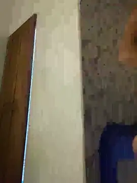 Snapshot of Carolinen chatting on December 20, 2025, 3:41 pm Carolinen online show from December 20, 2025, 3:41 pm