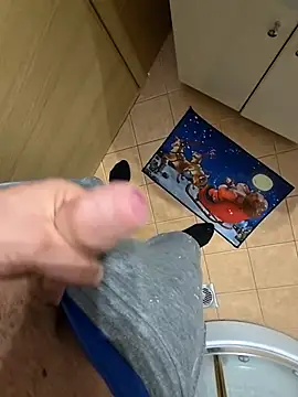 Alexxxmaster1312 online show from December 14, 2025, 8:35 pm