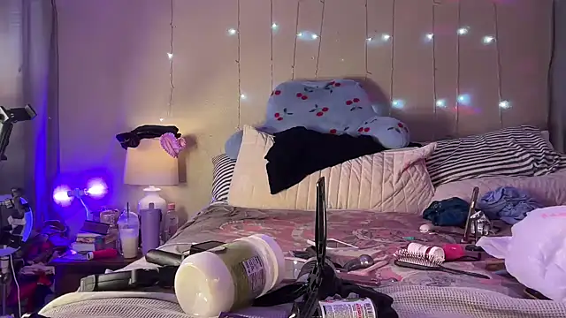 Snapshot of Dani_Dragon69 chatting on February 1, 2026, 9:24 pm Dani Dragon69 online show from February 1, 2026, 9:24 pm