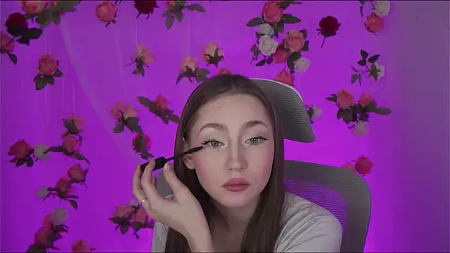 fuunnybunny online show from December 3, 2024, 9:33 am