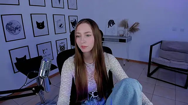 fuunnybunny online show from January 3, 2025, 4:48 pm