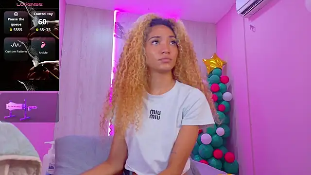 Charlotte Love10 online show from December 21, 2025, 12:12 pm