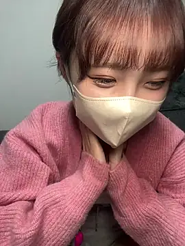 Snapshot of -x_MIU_x chatting on February 12, 2026, 10:10 am -x MIU x online show from February 12, 2026, 10:10 am