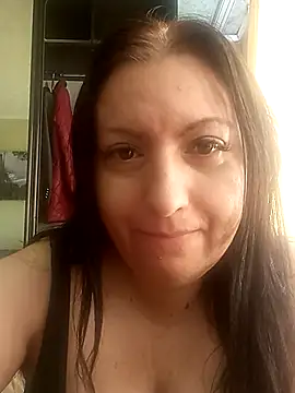 Snapshot of Veronica-Celie chatting on October 29, 2025, 6:59 am Veronica-Celie online show from October 29, 2025, 6:59 am