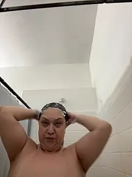 AlyssiaAmoreXO online show from November 26, 2025, 2:40 pm