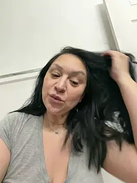 Snapshot of AlyssiaAmoreXO chatting on June 24, 2026, 5:34 pm AlyssiaAmoreXO online show from June 24, 2026, 5:34 pm