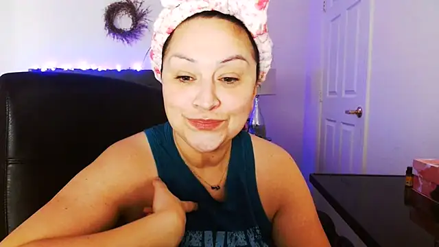 Snapshot of AlyssiaAmoreXO chatting on July 9, 2026, 4:22 pm AlyssiaAmoreXO online show from July 9, 2026, 4:22 pm