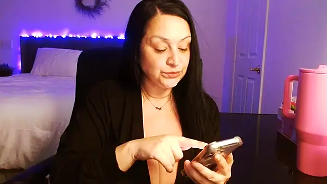 Snapshot of AlyssiaAmoreXO chatting on July 31, 2026, 9:14 pm AlyssiaAmoreXO online show from July 31, 2026, 9:14 pm