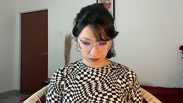 Snapshot of cataline_de_aragaon chatting on September 9, 2025, 6:29 pm cataline de aragaon online show from September 9, 2025, 6:29 pm