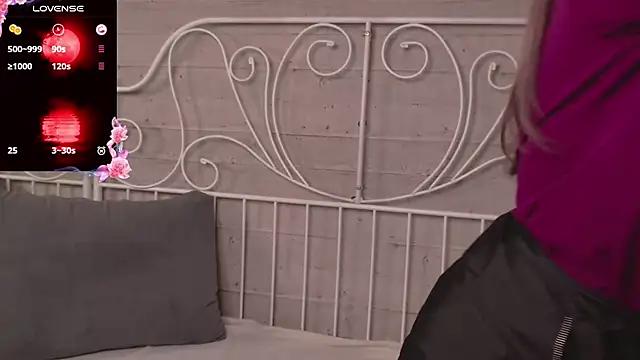 YukoFanee online show from October 21, 2025, 8:20 pm