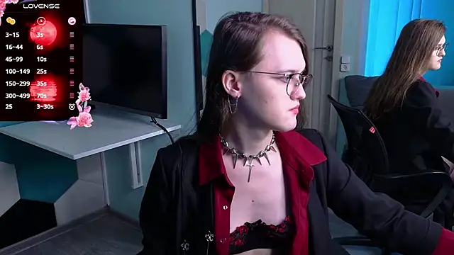 YukoFanee online show from December 16, 2025, 8:14 pm