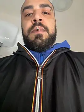 Dikkiduohottt online show from March 12, 2026, 9:37 am