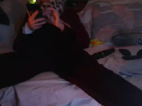 VeneRed online show from November 28, 2025, 7:05 pm