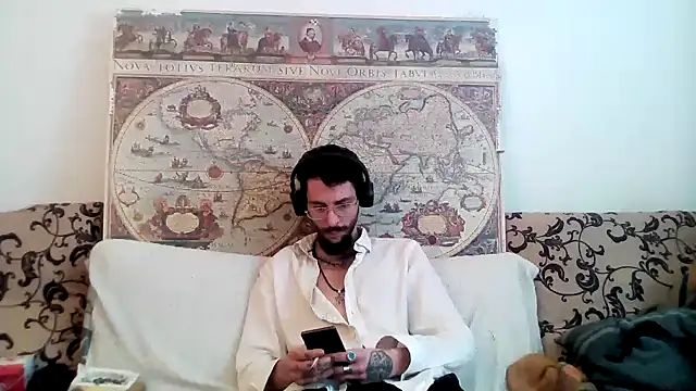 Snapshot of casualtimepassenger chatting on March 5, 2025, 3:07 pm casualtimepassenger online show from March 5, 2025, 3:07 pm