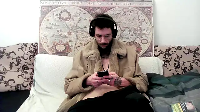 Snapshot of casualtimepassenger chatting on March 7, 2025, 2:57 am casualtimepassenger online show from March 7, 2025, 2:57 am