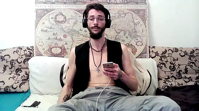 Snapshot of casualtimepassenger chatting on March 18, 2025, 12:49 am casualtimepassenger online show from March 18, 2025, 12:49 am