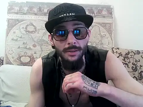 Snapshot of casualtimepassenger chatting on March 21, 2025, 4:18 pm casualtimepassenger online show from March 21, 2025, 4:18 pm