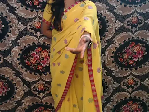 Snapshot of Wish_Queen chatting on February 16, 2026, 9:44 pm Wish Queen online show from February 16, 2026, 9:44 pm