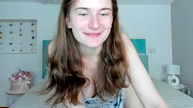 L1ittle kitty  online show from September 20, 2025, 5:08 am