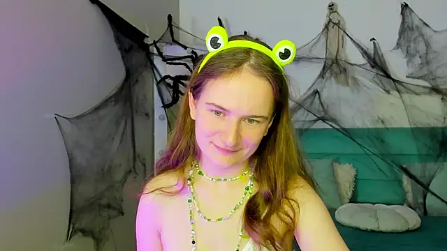 L1ittle kitty  online show from October 27, 2025, 6:39 am