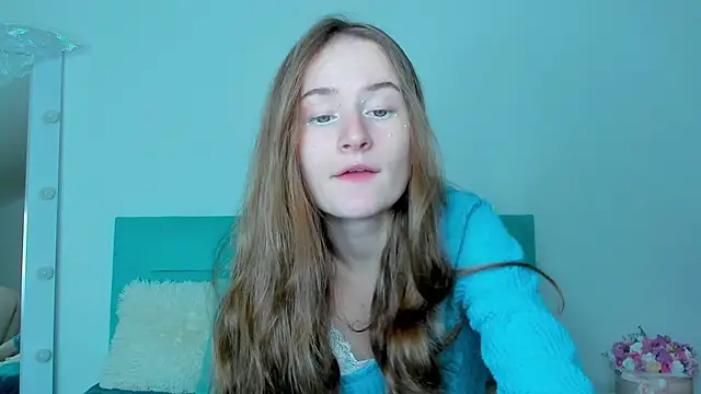 L1ittle kitty  online show from November 13, 2025, 6:34 am