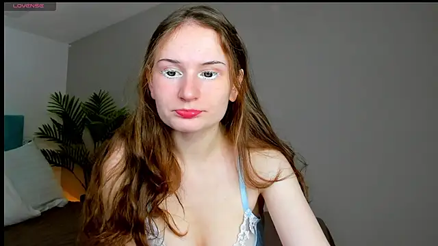 Snapshot of L1ittle_kitty_ chatting on December 20, 2025, 6:31 am L1ittle kitty online show from December 20, 2025, 6:31 am