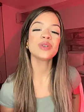 Snapshot of Alisha-Bond chatting on December 21, 2024, 2:30 am Alisha-Bond online show from December 21, 2024, 2:30 am