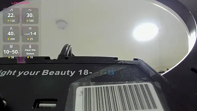 Cristal Cutte online show from November 17, 2025, 12:11 pm