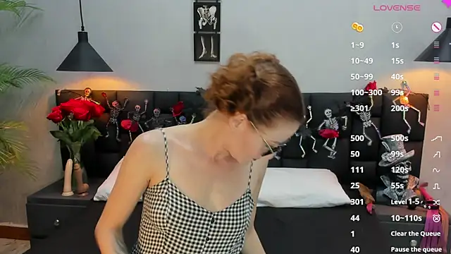 Snapshot of Sccarlett_Johnnson chatting on October 15, 2025, 9:26 pm Sccarlett Johnnson online show from October 15, 2025, 9:26 pm