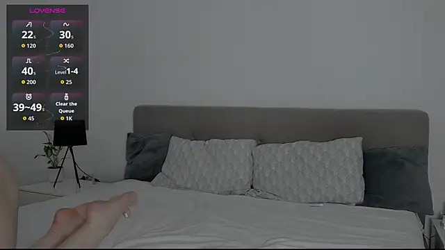 Snapshot of AllisonSky chatting on November 19, 2025, 4:07 pm AllisonSky online show from November 19, 2025, 4:07 pm