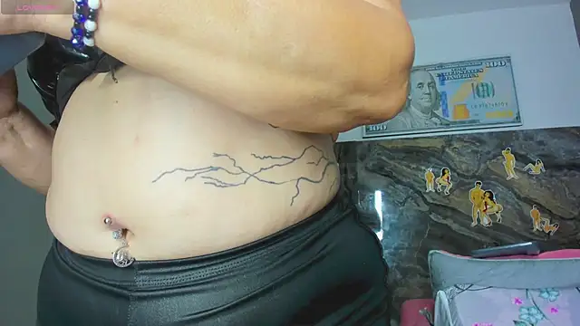 cloee-rabbyt online show from March 3, 2025, 5:50 pm