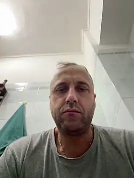 Lecatore80 online show from November 5, 2025, 5:46 pm