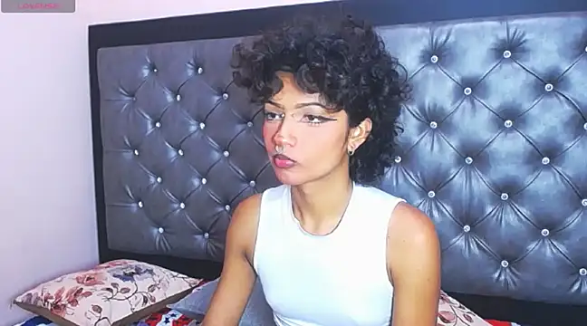 Snapshot of ToshiaKimich chatting on January 16, 2025, 11:16 pm ToshiaKimich online show from January 16, 2025, 11:16 pm