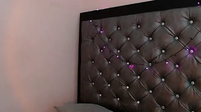 Snapshot of ToshiaKimich chatting on March 14, 2025, 3:36 pm ToshiaKimich online show from March 14, 2025, 3:36 pm