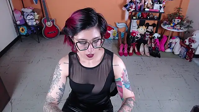 Snapshot of MissMiia2 chatting on December 30, 2024, 3:57 pm MissMiia2 online show from December 30, 2024, 3:57 pm