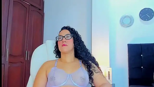 kathyajhonss online show from February 11, 2025, 9:25 pm