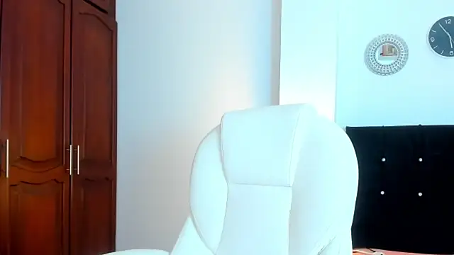 kathyajhonss online show from July 13, 2026, 10:56 pm