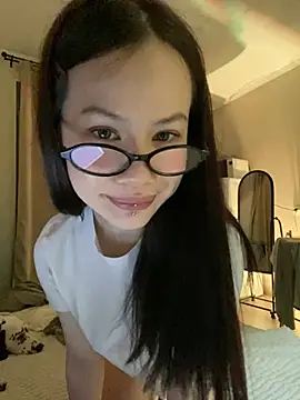 Snapshot of Anikka_Liam chatting on February 24, 2025, 9:31 pm Anikka Liam online show from February 24, 2025, 9:31 pm