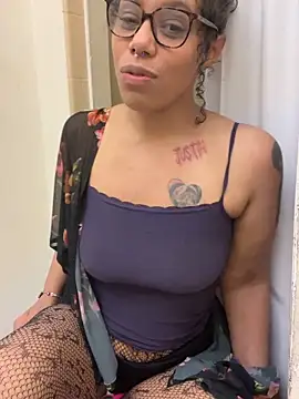 Princess Desirae online show from May 4, 2026, 6:20 am