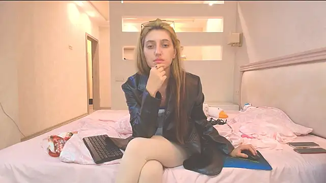 Iren online show from October 8, 2025, 1:47 am