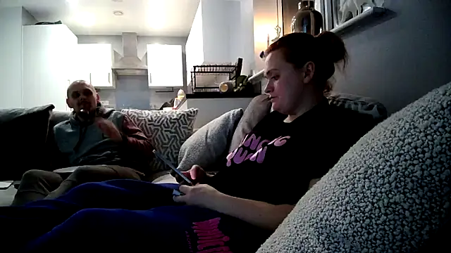 Snapshot of DynamicDuo_oxo chatting on December 4, 2024, 9:57 pm DynamicDuo oxo online show from December 4, 2024, 9:57 pm