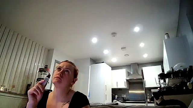 Snapshot of DynamicDuo_oxo chatting on December 12, 2024, 9:26 pm DynamicDuo oxo online show from December 12, 2024, 9:26 pm