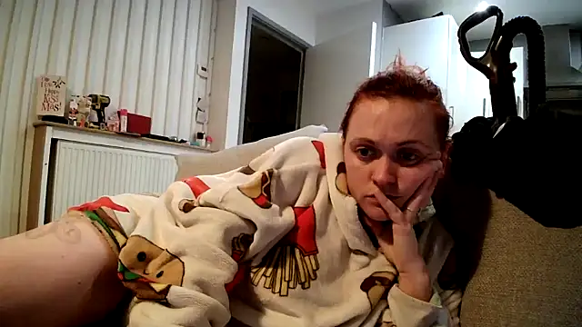 Snapshot of DynamicDuo_oxo chatting on January 1, 2025, 7:53 pm DynamicDuo oxo online show from January 1, 2025, 7:53 pm