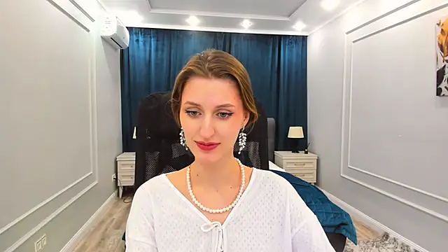 NaturalBeaty online show from March 4, 2025, 6:50 pm